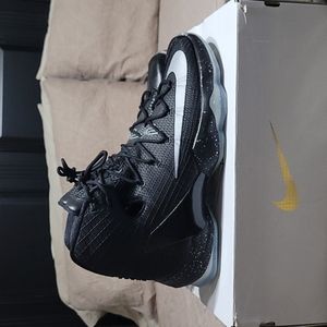 SOLD Lebron XIII Elite 'Dark Knight'